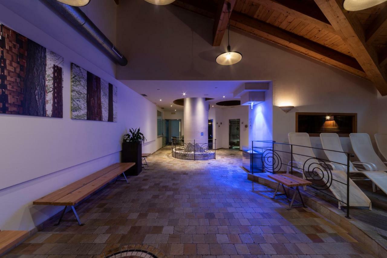 Hotel Al Sorriso Greenpark & Wellness Levico Terme Exterior photo